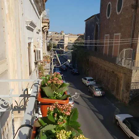Apartman #casuzzabedda Catania